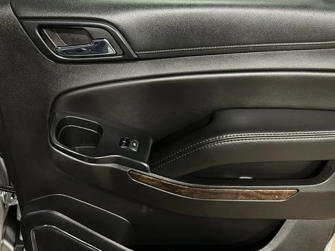 Used 2017 Chevrolet Suburban LT image 22