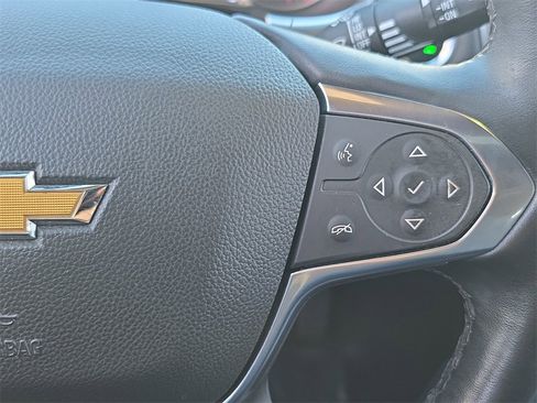 Used 2023 Chevrolet Traverse Premier image 23