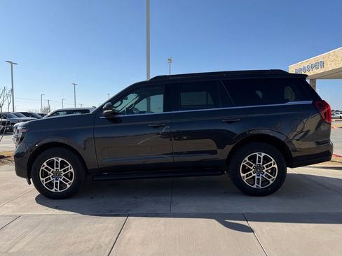 New 2025 Ford Expedition Active image 30