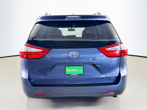 Used 2017 Toyota Sienna LE FWD image 8