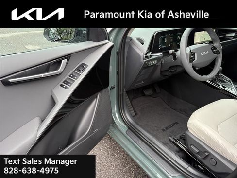 New 2026 Kia Niro EX image 17