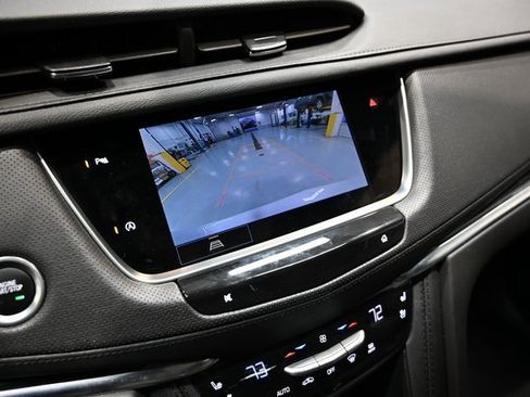 Used 2025 Cadillac XT5 Premium Luxury image 16