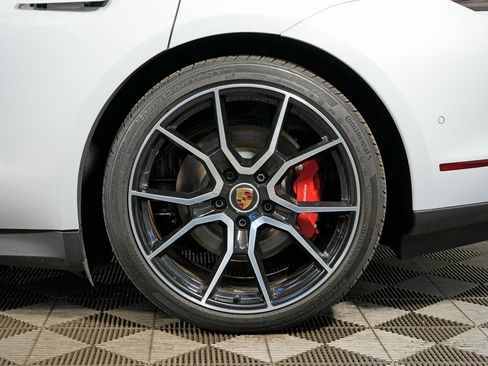 Used 2024 Porsche Taycan 4S w/ Premium Package image 43