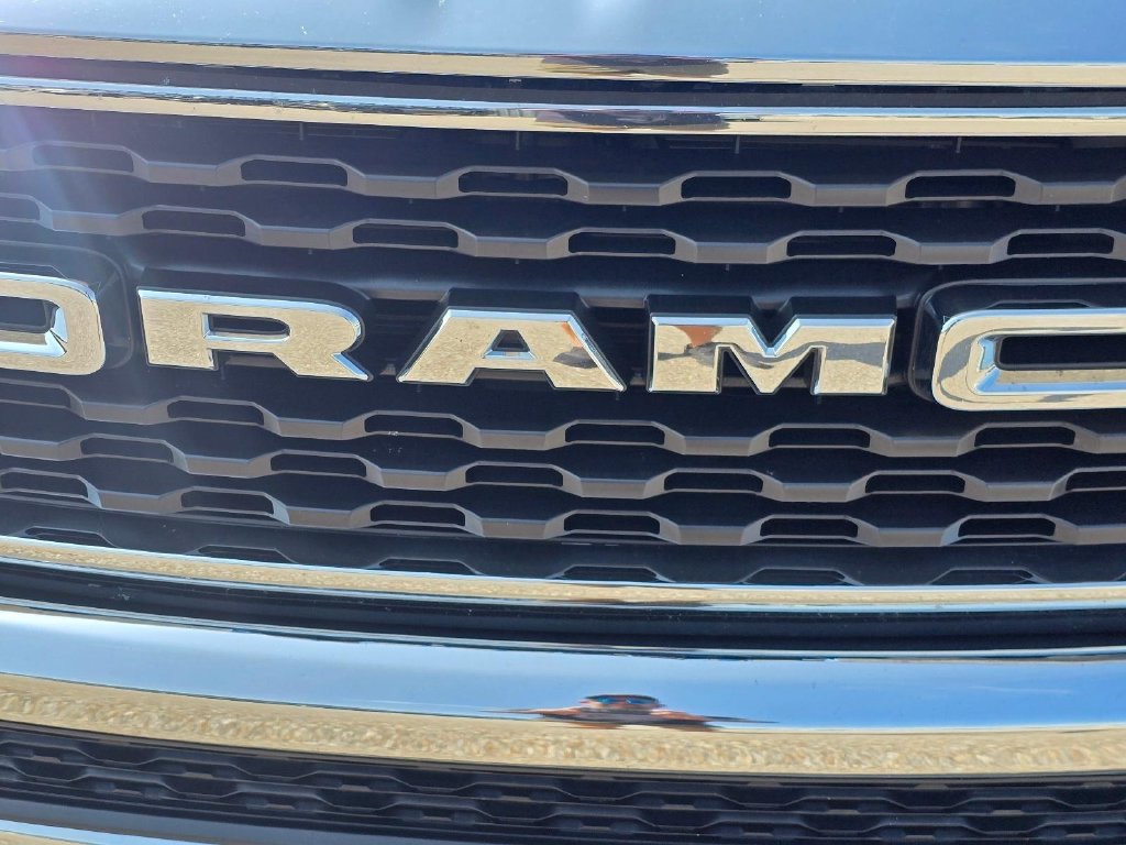 Used 2023 RAM 1500 Big Horn AWD/4WD image 3