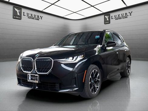 Used 2025 BMW X3 xDrive30i w/ Premium Package AWD/4WD image 4