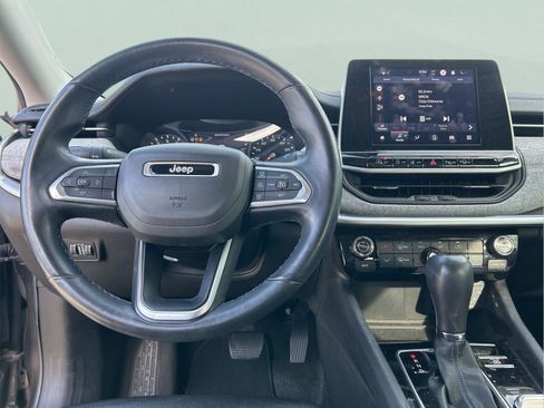 Certified 2022 Jeep Compass Latitude w/ Convenience Group image 11