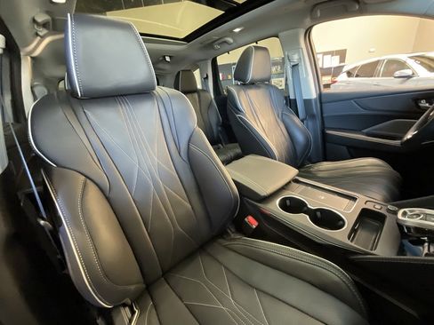 Certified 2025 Acura MDX w/ Advance Package image 22