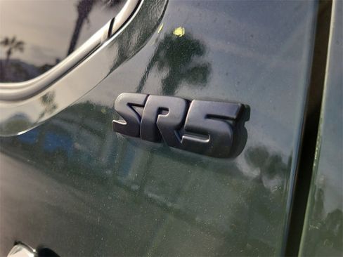 Used 2021 Toyota Tacoma SR5 w/ Trail Edition image 12