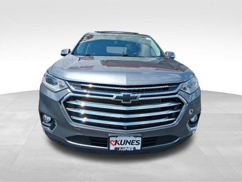 Used 2021 Chevrolet Traverse High Country w/ LPO, 'HIT The Road' Package AWD/4WD image 5