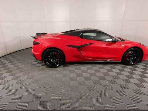 New 2025 Chevrolet Corvette Z06 image 17