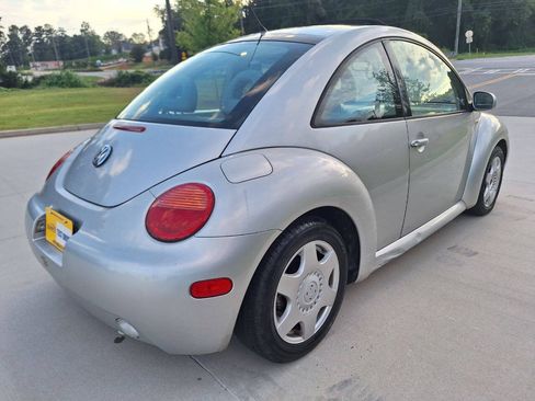 Used 2001 Volkswagen Beetle GLX FWD image 6