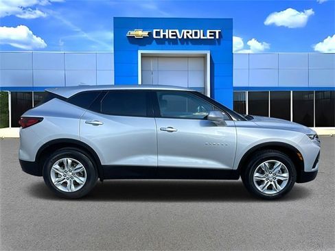 Used 2020 Chevrolet Blazer LT image 2