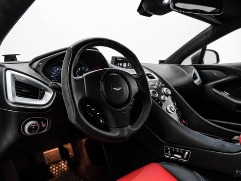 Used 2014 Aston Martin Vanquish Coupe image 34