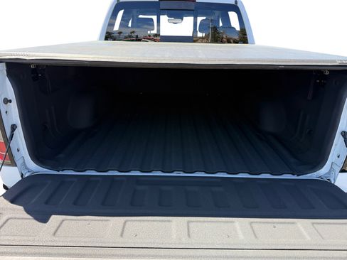 Used 2017 GMC Sierra 1500 SLT image 17