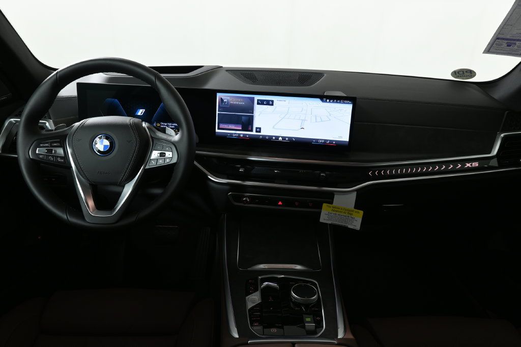 Used 2026 BMW X5 xDrive50e AWD/4WD image 18