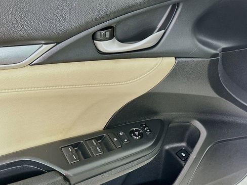 Used 2016 Honda Civic Touring image 21