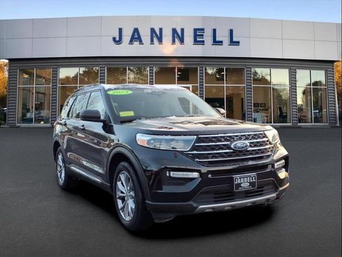 Used 2023 Ford Explorer XLT w/ Equipment Group 202A image 3