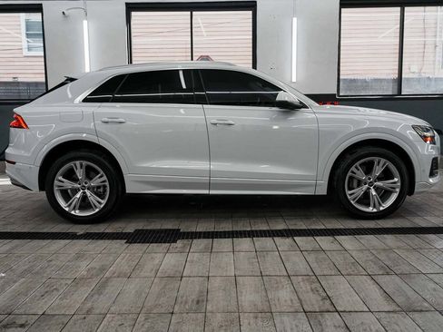 Used 2023 Audi Q8 Premium w/ Convenience Package image 5