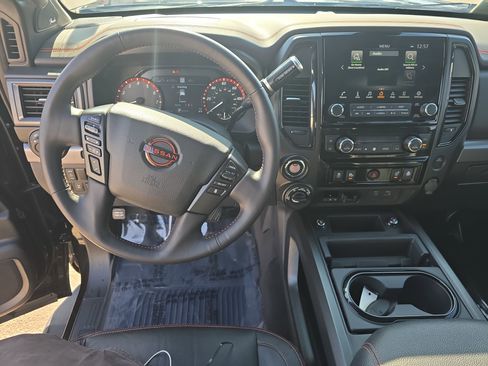 Used 2023 Nissan Titan PRO-4X w/ Pro-4x Convenience Package image 18
