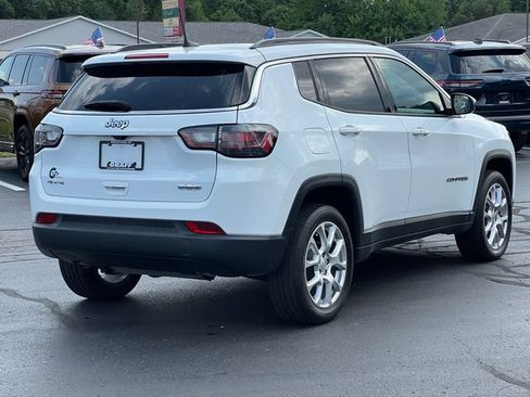 Used 2023 Jeep Compass Latitude w/ Sun and Sound Group AWD/4WD image 46