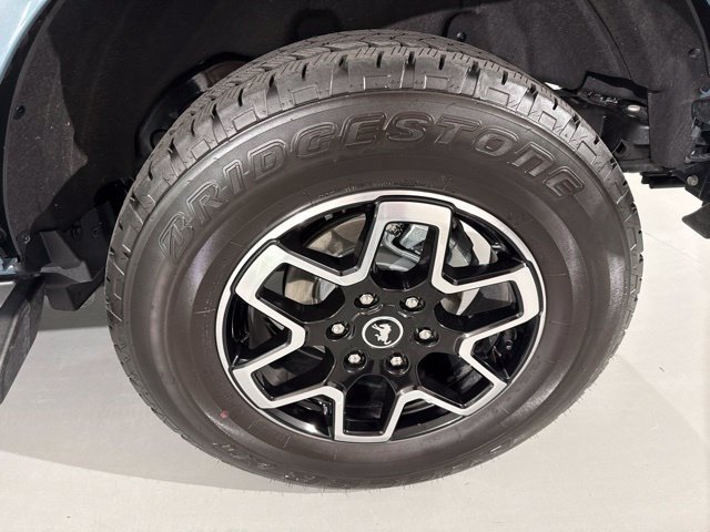 Used 2025 Ford Bronco Outer Banks AWD/4WD image 6