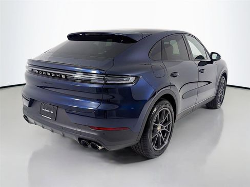 Used 2025 Porsche Cayenne Coupe AWD/4WD image 26