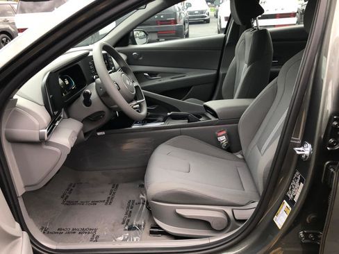 New 2026 Hyundai Elantra SE FWD image 6