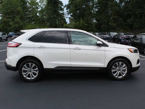 Used 2024 Ford Edge Titanium AWD/4WD image 2