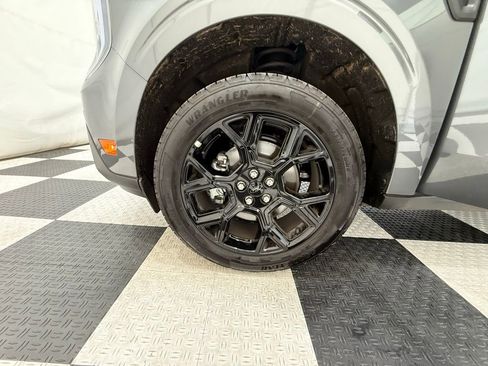 New 2025 Ford Maverick Lariat w/ Black Appearance Package image 10