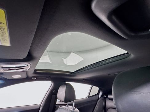 Used 2019 Kia Stinger GT2 image 5