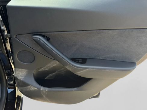 Used 2020 Tesla Model Y Long Range AWD/4WD image 31