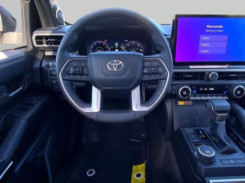 Used 2025 Toyota 4Runner Limited AWD/4WD image 6