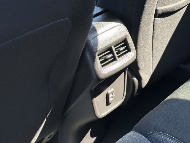 Certified 2024 Chevrolet Equinox LT AWD/4WD image 17
