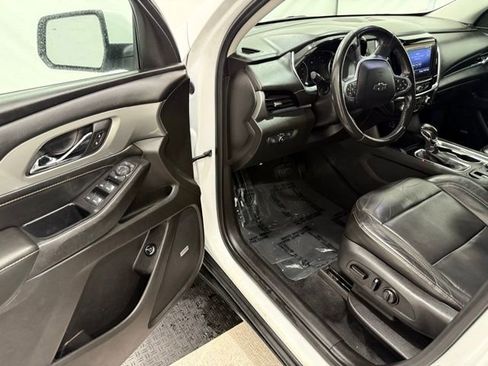Used 2021 Chevrolet Traverse RS image 38