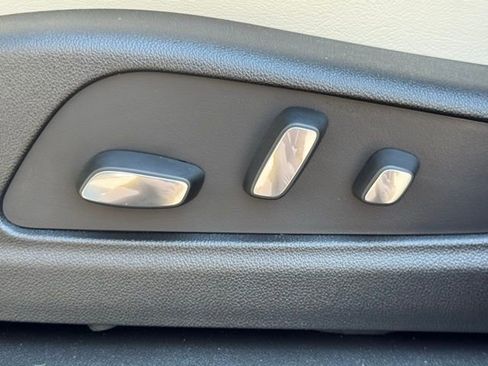 New 2025 Cadillac XT5 Sportv w/ LPO, Floor Liner Package image 21