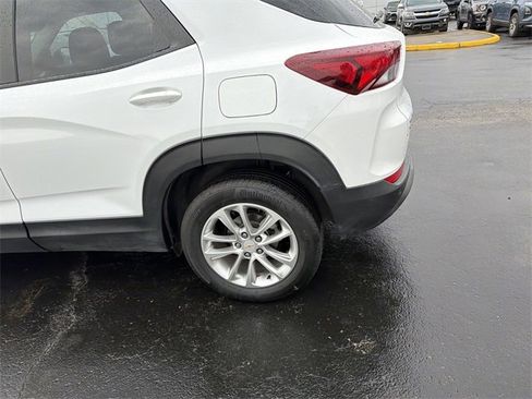 Used 2025 Chevrolet TrailBlazer LS w/ LS Convenience Package image 6