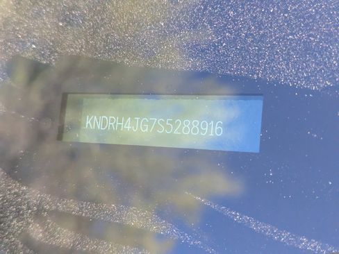 Certified 2025 Kia Sorento EX image 10