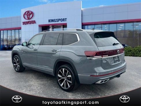 Used 2025 Volkswagen Atlas SEL Premium R-Line image 3
