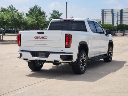 Used 2024 GMC Sierra 1500 AT4 w/ Technology Package AWD/4WD image 5