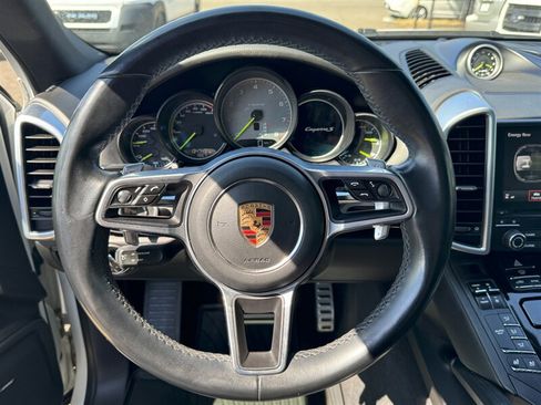 Used 2017 Porsche Cayenne S AWD/4WD image 22