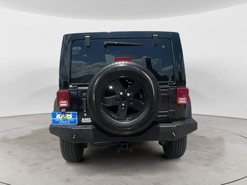 Used 2014 Jeep Wrangler Unlimited Rubicon w/ Connectivity Group AWD/4WD image 5