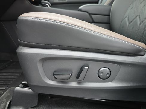 New 2026 Nissan Pathfinder Platinum image 30