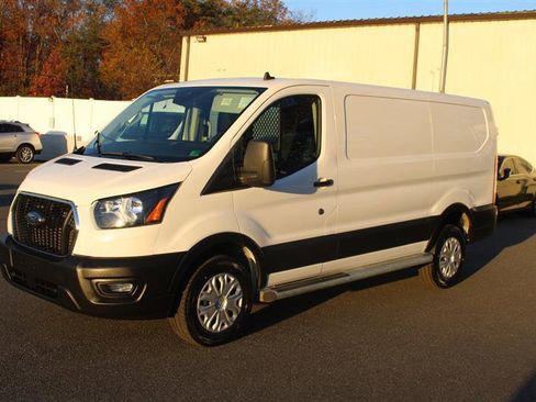 Used 2024 Ford Transit 250 250 w/ Exterior Upgrade Package image 4
