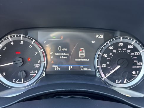 Used 2023 Toyota Highlander L image 32