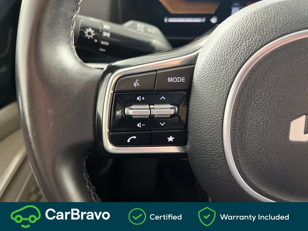Used 2025 Kia Carnival FWD image 23