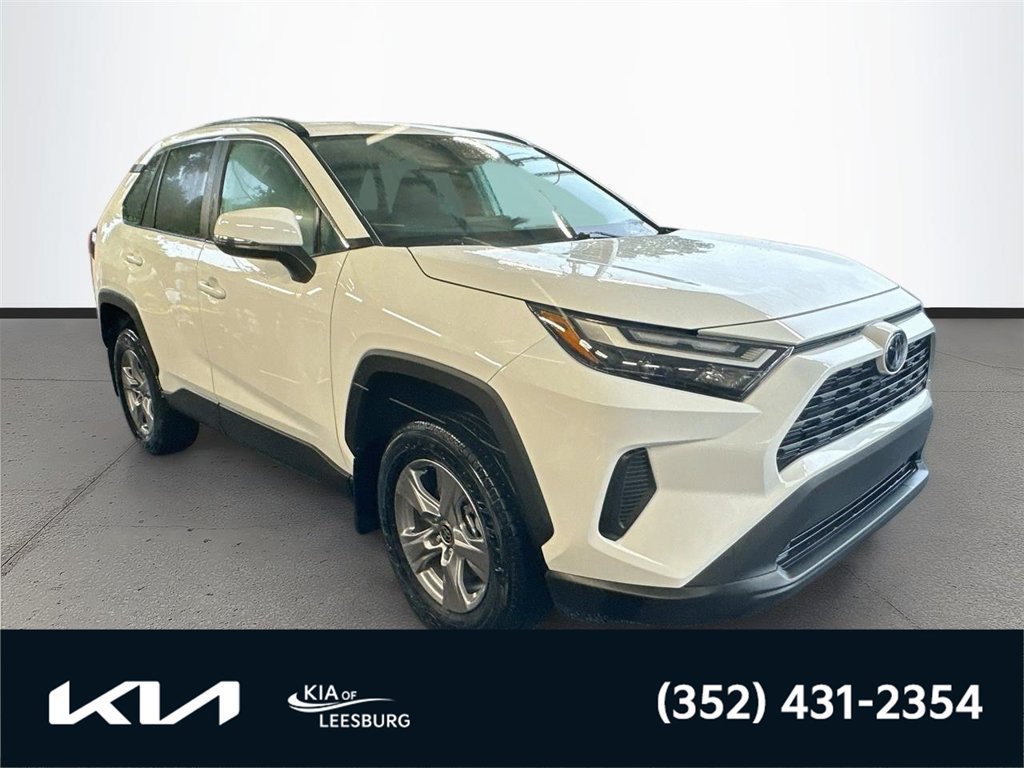 Used 2025 Toyota RAV4 XLE w/ Convenience Package FWD image 1