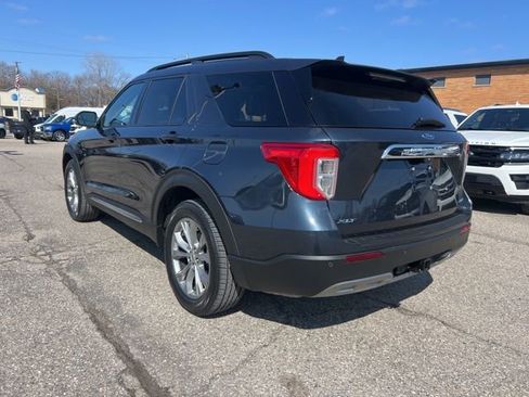 Certified 2023 Ford Explorer XLT w/ Equipment Group 202A AWD/4WD image 3