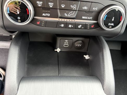 New 2026 Ford Escape Active w/ Cold Weather Package AWD/4WD image 17