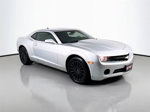 Used 2010 Chevrolet Camaro LS image 4