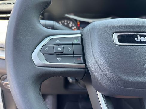 Certified 2024 Jeep Compass Latitude AWD/4WD image 13